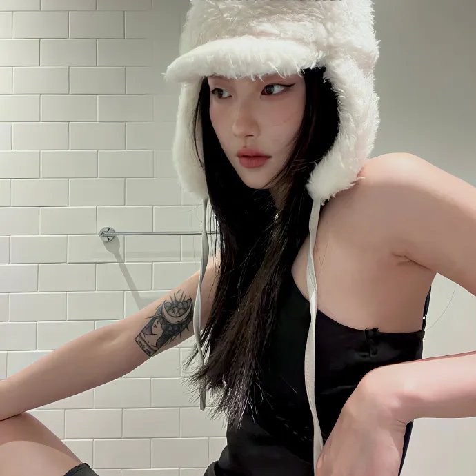 微笑的苹吉